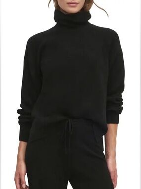 Cynthia Vincent 100% Cashmere Turtleneck Sweater 🖤